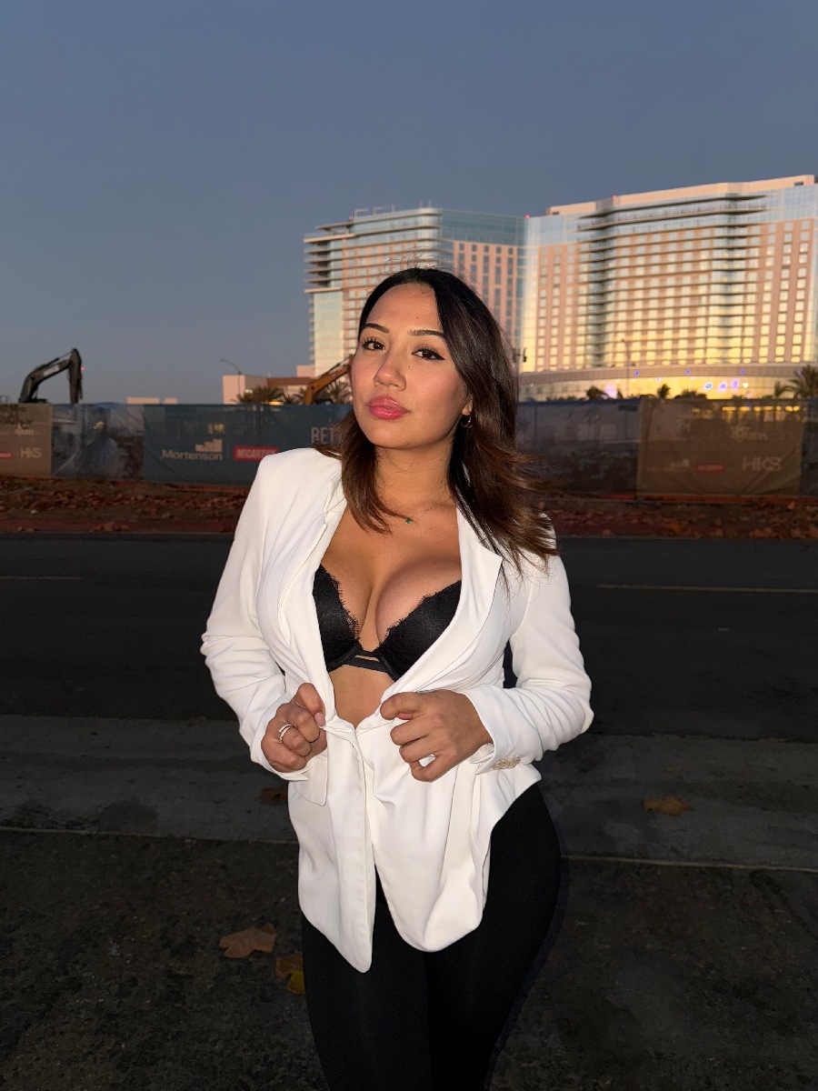 Take a pause and enjoy Ali Cruz — streaming from Bareilly