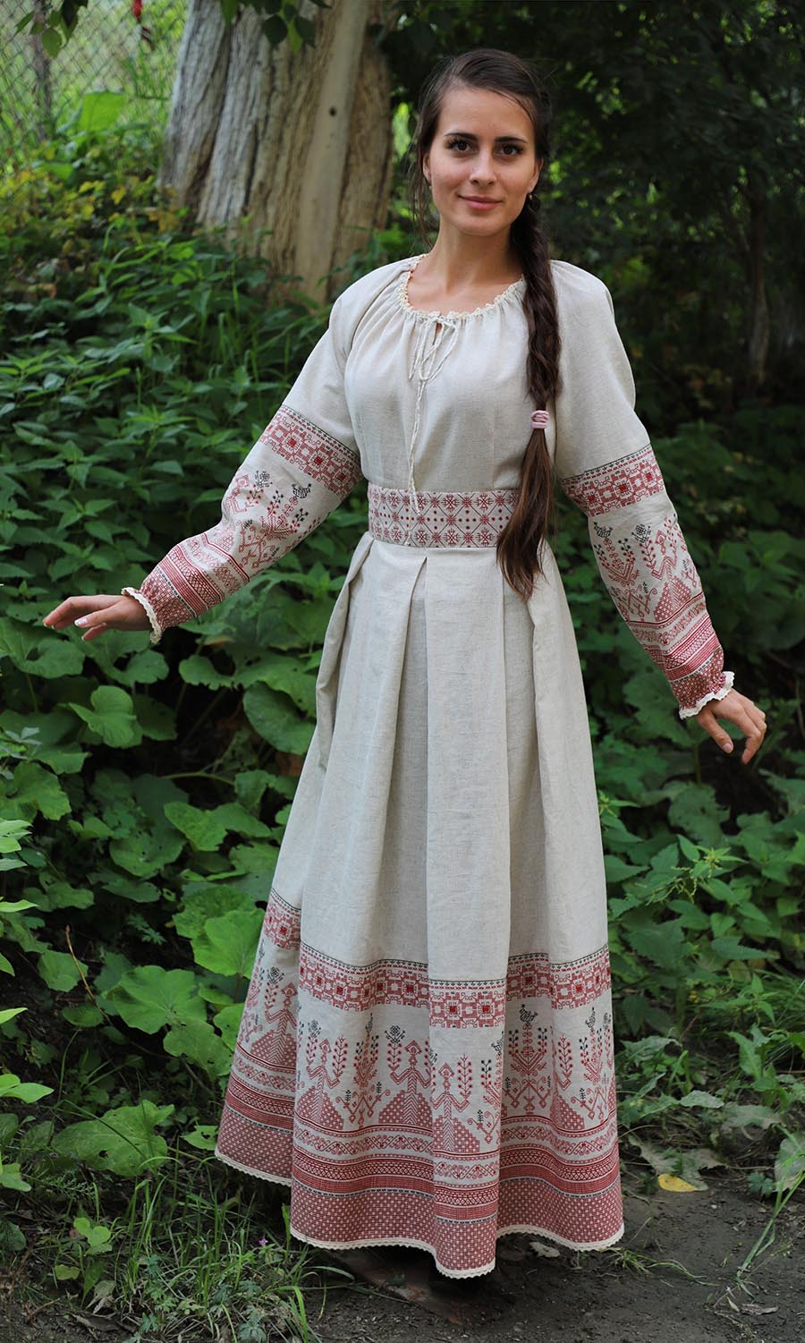 Girls in Slavic costumes in Bareilly