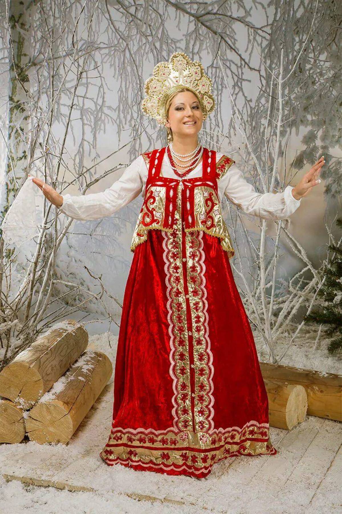 Girls in Slavic costumes in Bareilly