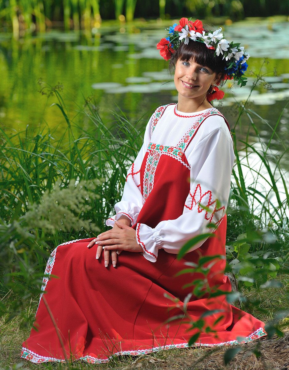 Beautiful girl Girls in Slavic costumes in Bareilly