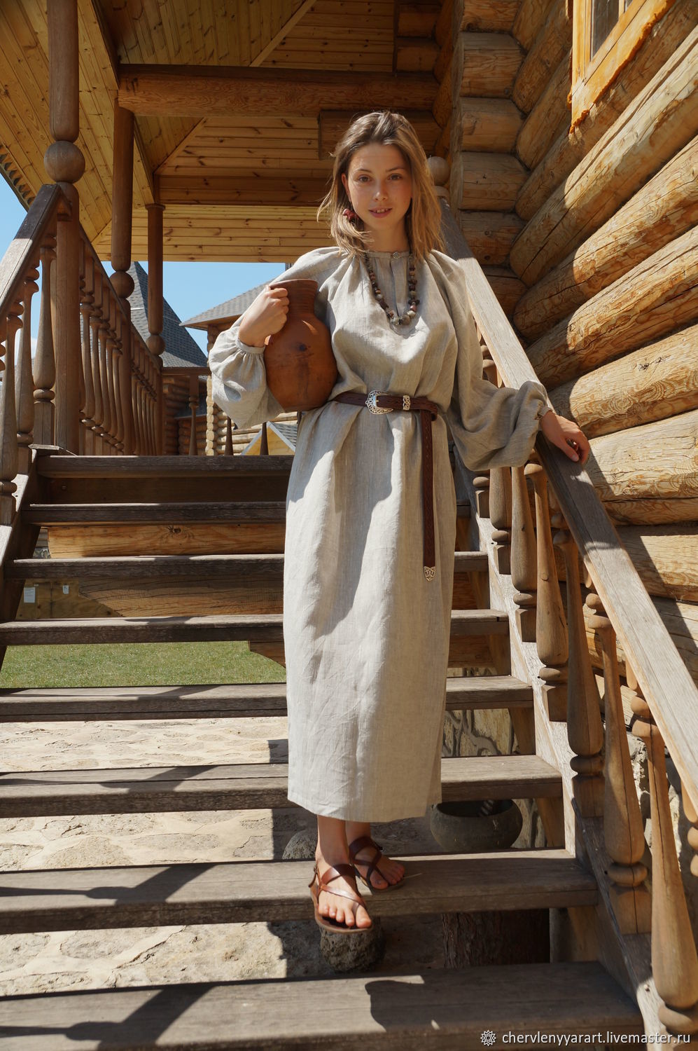 Girls in Slavic costumes in Bareilly